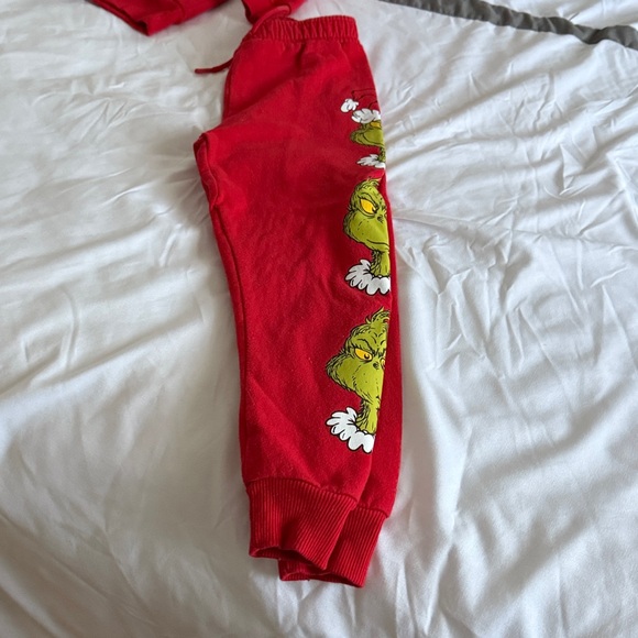 Red Grinch Sweatshirt and Pants Set - Picture 3 of 4